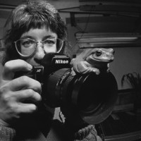 Jessie Cohen and a White's Tree Frog