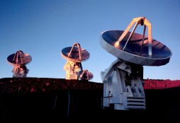 The Extended Submillimeter Array on Mauna Kea in Hawaii. (Image courtesy of SMA)