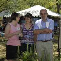 From left, Ann Vari, Ellen Vari (Quad) and Richard Vari (Natural History Museum) make the picnic a family affair.
