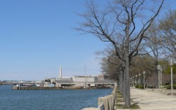 Approximate site of Sixth Street Wharf, showing the District Harbor Patrol Pier with the Washington Monument in distance. (Photo by Diane Wendt)