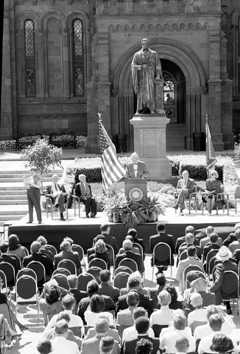 Installation of I. Michael Heyman as Secretary of the Smithsonian. (Photo by Richard Strauss, as featured in the Torch, October 1994)