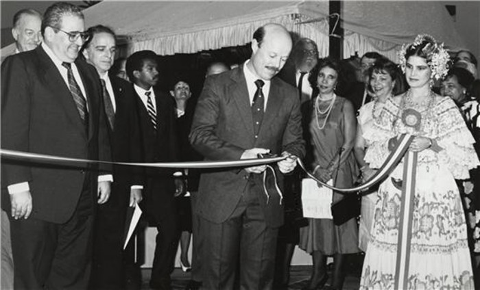 Ribbon-cutting ceremony for the Earl S. Tupper Center at the Smithsonian Tropical Research Institute
