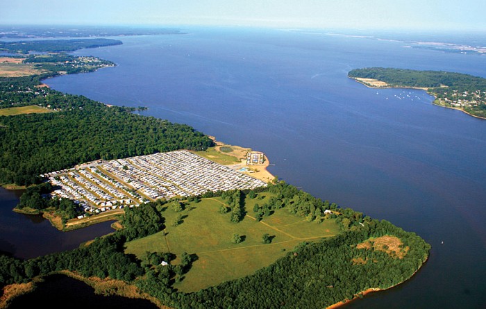 Development along the mouth of the Elk River, a tributory of the Chesapeake Bay. (U.S. Geologic Survey photo by Jane Thomas)