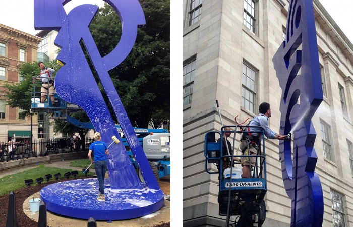 The American Art Museum conservation staff cleans Roy Lichtenstein's "Modern Head." Photos © Estate of Roy Lichtenstein