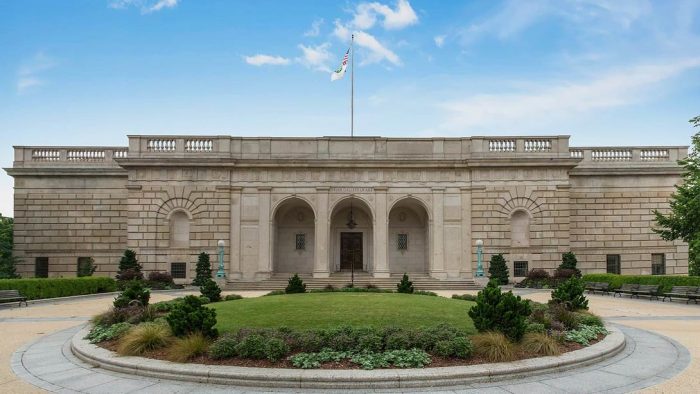 Facade of Freer gallery 