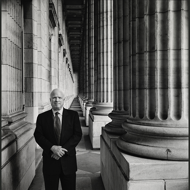 McCain poses among pillars of Capital Building