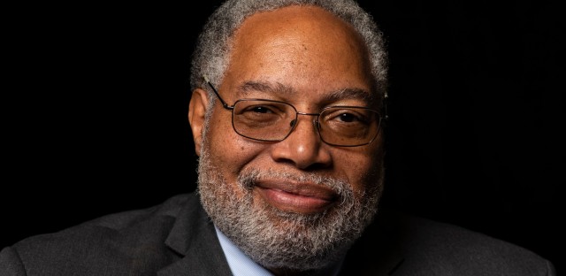 Lonnie Bunch head shot