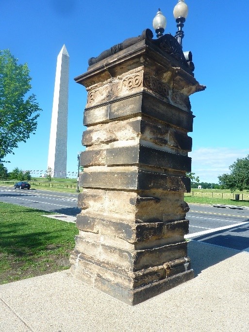 Bullfinch gatepost