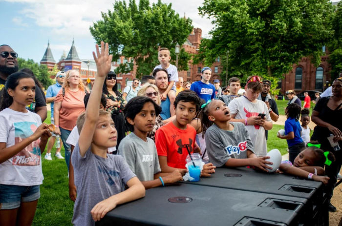 Children at recycling event on the Mall