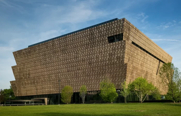 Gett image of the exterior of NMAAHC